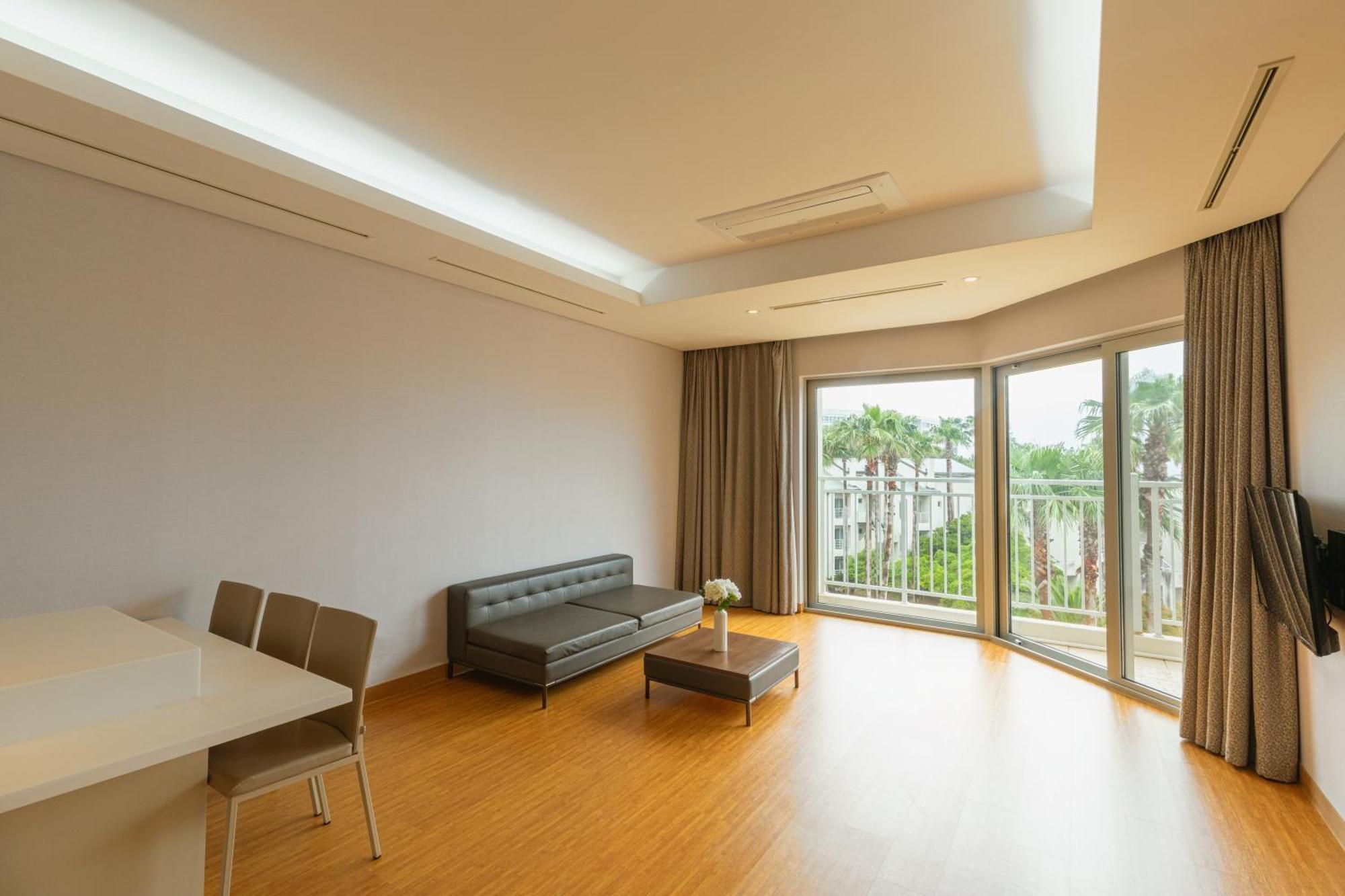 Sono Calm Jeju Hotel Seogwipo Exterior foto